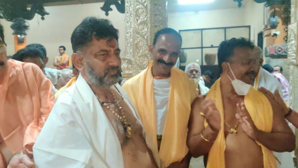 ಕಮಲಶಿಲೆ, ಕೊಲ್ಲೂರು ಮೂಕಾಂಬಿಕಾ ದೇವಿ ದರ್ಶನ ಪಡೆದ ಡಿ.ಕೆ ಶಿವಕುಮಾರ್