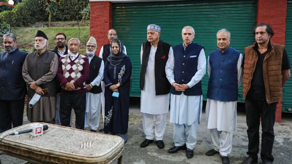 ಅಲ್ಲಿ ಗುಪ್ಕರ್ ಗ್ಯಾಂಗ್, ಇಲ್ಲಿ ಮಿತ್ರಪಕ್ಷ: ಇದು ಬಿಜೆಪಿ ಅಧಿಕಾರದ ಆಟ!