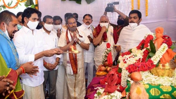 ತುಂಗಭದ್ರಾ ಪುಷ್ಕರ ಆನ್ಲೈನ್ ಟಿಕೆಟ್ ಬುಕ್ಕಿಂಗ್, ದೇಗುಲ ವಿವರ