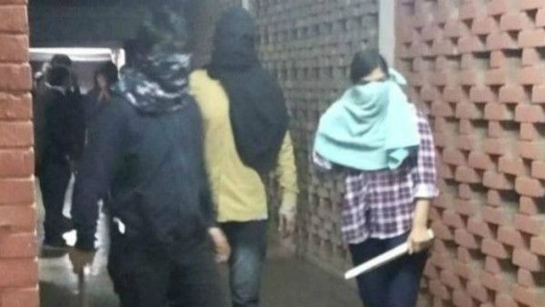 ಜೆಎನ್‌ಯು ಹಿಂಸಾಚಾರ: ತಮಗೆ ತಾವೇ ಕ್ಲೀನ್ ಚಿಟ್ ಕೊಟ್ಟುಕೊಂಡ ಪೊಲೀಸರು