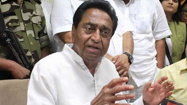 ನಿಮಗೆ ಅಧಿಕಾರ ಕೊಟ್ಟವರು ಯಾರು?: ಚುನಾವಣಾ ಆಯೋಗದ ವಿರುದ್ಧ ಸುಪ್ರೀಂಕೋರ್ಟ್ ಕಿಡಿ