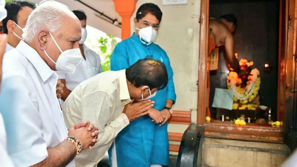 ಆರ್. ಆರ್. ನಗರ ಉಪ ಚನಾವಣೆ; ಮುನಿರತ್ನಗೆ ಆರಂಭಿಕ ಮುನ್ನಡೆ