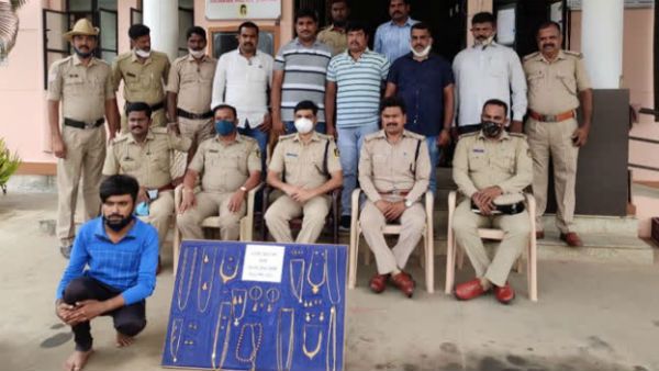 ಪೂಜೆ ಮಾಡುವೆನೆಂದು 21 ಲಕ್ಷ ರೂ ಮೌಲ್ಯದ ಚಿನ್ನದೊಂದಿಗೆ ಪರಾರಿಯಾಗಿದ್ದ ಪೂಜಾರಿ ಬಂಧನ