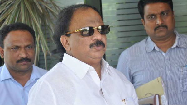 ಮಾಜಿ ಸಚಿವ ರೋಷನ್ ಬೇಗ್ ಮನೆ ಮೇಲೆ ಸಿಬಿಐ ದಾಳಿ