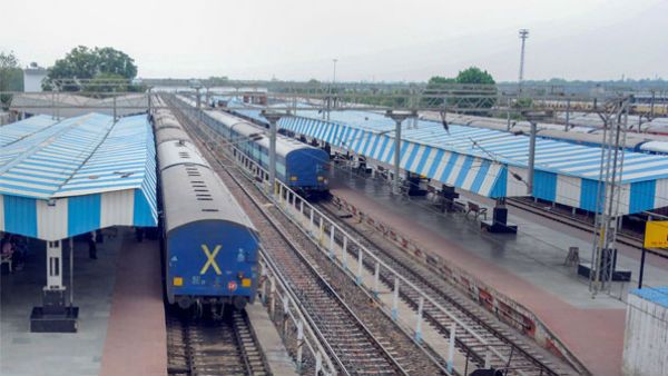 ಚಂಡಮಾರುತ ಕಾರಣ ರದ್ದಾದ ರೈಲುಗಳ ಸಂಪೂರ್ಣ ಪಟ್ಟಿ