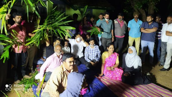 ತೀರ್ಥಹಳ್ಳಿ; ಅಡಿಕೆ ಸಸಿ ಹಿಡಿದು ಕಿಮ್ಮನೆ ಅಹೋರಾತ್ರಿ ಪ್ರತಿಭಟನೆ