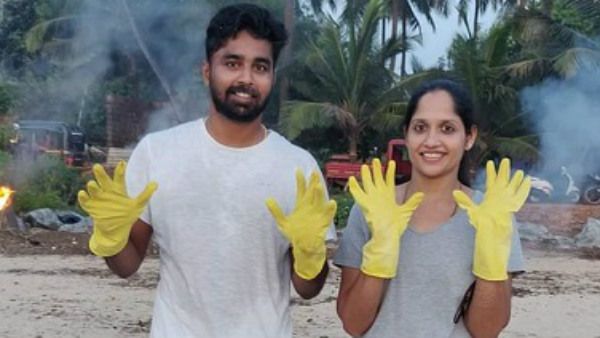 ಹನಿಮೂನ್ ಯೋಚನೆ ಕೈಬಿಟ್ಟು, ಬೀಚ್ ಸ್ವಚ್ಛಗೊಳಿಸಿ ಜನಮನ ಗೆದ್ದ ನವದಂಪತಿ