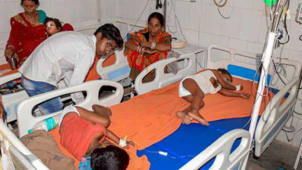 ಆಂಧ್ರದಲ್ಲಿ ವಿಚಿತ್ರ ಕಾಯಿಲೆ ಪತ್ತೆ; ಆಸ್ಪತ್ರೆ ಸೇರಿದ 200 ಜನ!