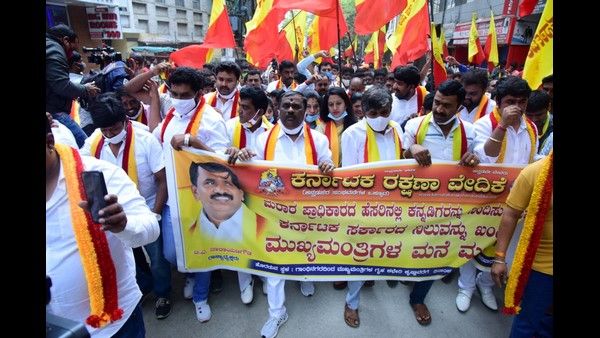 ನಗೆಪಾಟಲಿಗೀಡಾದ ಯಡಿಯೂರಪ್ಪ: ಕರವೇ ನಾರಾಯಣಗೌಡ ಟೀಕೆ