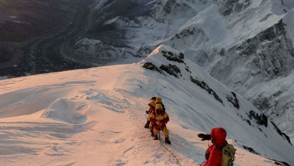 ಮೌಂಟ್‌ ಎವೆರೆಸ್ಟ್ ಪರಿಷ್ಕೃತ ಎತ್ತರ ಬಿಡುಗಡೆ ಮಾಡಿದ ಚೀನಾ ಮತ್ತು ನೇಪಾಳ