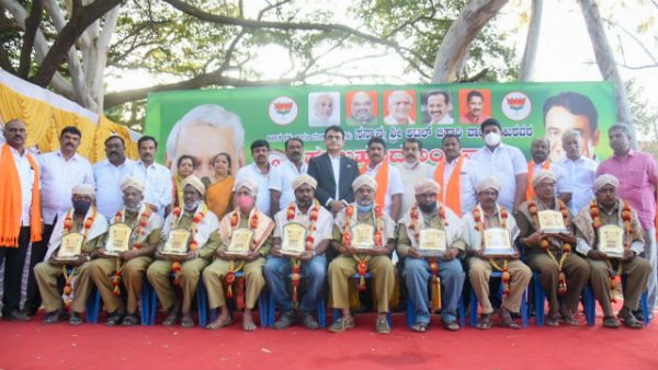 ವಾಜಪೇಯಿ ಜನ್ಮದಿನ: ಪ್ರಾಮಾಣಿಕ ಆಟೋ ಚಾಲಕರಿಗೆ ಡಿಸಿಎಂ ಗೌರವ