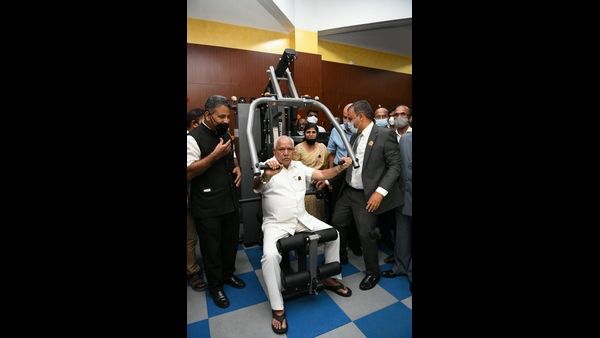 ಜಿಮ್‌ನಲ್ಲಿ ವರ್ಕೌಟ್ ಮಾಡಿದ ಮುಖ್ಯಮಂತ್ರಿ ಬಿ.ಎಸ್. ಯಡಿಯೂರಪ್ಪ!