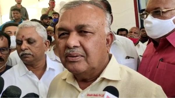 ಪುತ್ರಿ ಮೇಲೆ FIR: ಮಾಜಿ ಗೃಹ ಸಚಿವ ರಾಮಲಿಂಗಾರೆಡ್ಡಿ ಮಹತ್ವದ ಹೇಳಿಕೆ!