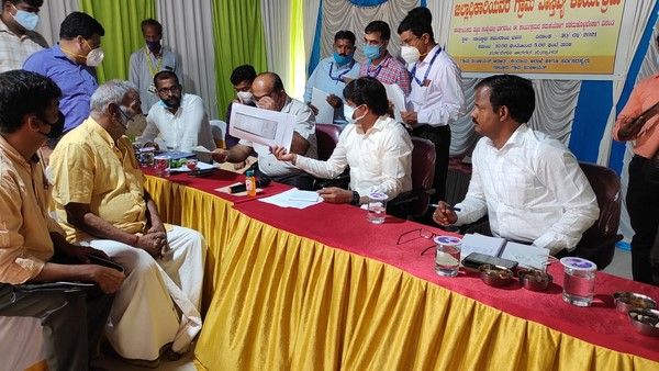 ಉಡುಪಿ ಡಿಸಿ ಗ್ರಾಮ ವಾಸ್ತವ್ಯ: ವಿದ್ಯಾರ್ಥಿಗಳ ಜೊತೆ ಸಂವಾದ, ಗ್ರಾಮಸ್ಥರ ಅಹವಾಲು ಸ್ವೀಕಾರ