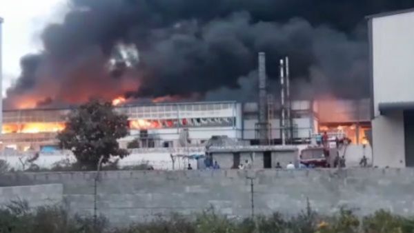 ರಾಮನಗರ; ಹೊತ್ತಿ ಉರಿದ ಬ್ಯಾಟರಿ ತಯಾರಿಕಾ ಕಾರ್ಖನೆ