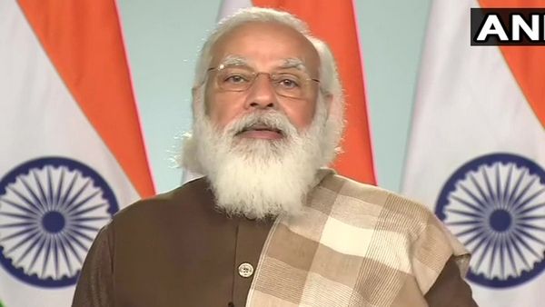 ಸೂರತ್ ಮೆಟ್ರೋ ರೈಲು ಯೋಜನೆಗೆ ಚಾಲನೆ ನೀಡಿದ ಮೋದಿ