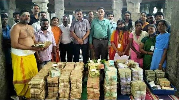 ನಂಜುಡೇಶ್ವರನಿಗೆ ಒಂದು ತಿಂಗಳಲ್ಲೇ ಕೋಟಿ ರುಪಾಯಿಗೂ ಹೆಚ್ಚು ಕಾಣಿಕೆ