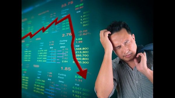 ಷೇರುಪೇಟೆಯಲ್ಲಿ ಕರಡಿ ಕುಣಿತ: ಸೆನ್ಸೆಕ್ಸ್ 900 ಪಾಯಿಂಟ್ಸ್ ಕುಸಿತ, ನಿಫ್ಟಿ 271 ಪಾಯಿಂಟ್ಸ್ ಇಳಿಕೆ