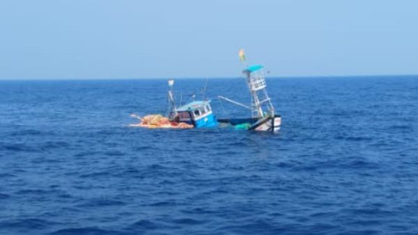 ಉತ್ತರ ಕನ್ನಡದಲ್ಲಿ ಮಳೆ; ಸಮುದ್ರದಲ್ಲಿ ಮುಳುಗಿದ ಬೋಟು