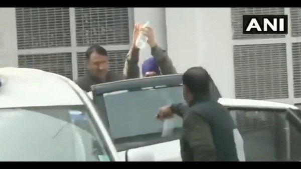 ಸಿಖ್ ಧ್ವಜ ಹಾರಿಸಿದ ಇಬ್ಬರು ಆರೋಪಿಗಳನ್ನು ಕೆಂಪುಕೋಟೆಗೆ ಕರೆದೊಯ್ದ ಪೊಲೀಸರು