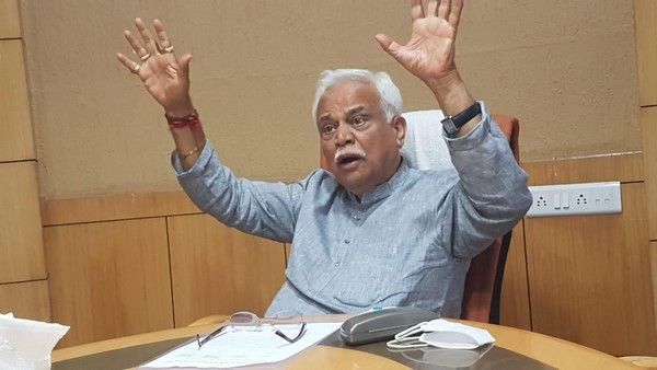 ಮಂದಿರ ದೇಣಿಗೆ ಭಕ್ತಿಗೆ ಸಂಬಂಧಿಸಿದ್ದು, ಪಕ್ಷ, ಧರ್ಮಕ್ಕಲ್ಲ: ದೇಶಪಾಂಡೆ