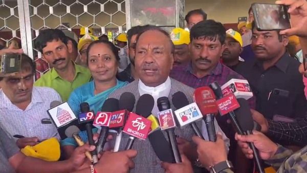 ಸಿದ್ದರಾಮಯ್ಯ ಬಂದರೆ ಸಂತೋಷ, ಬರದೆ ಇದ್ದರೆ ಬೇಡ; ಈಶ್ವರಪ್ಪ