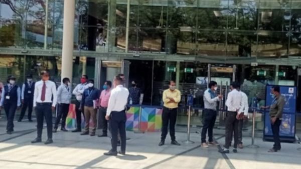 32 ಕೋಟಿ ರೂ ತೆರಿಗೆ ಪಾವತಿಸದ ಮಂತ್ರಿಮಾಲ್‌ಗೆ ಬೀಗ