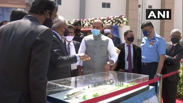 ದೇಶದ ರಕ್ಷಣೆಗಾಗಿ ಇತರೆ ದೇಶಗಳ ಮೇಲೆ ಅವಲಂಬನೆ ಸಾಧ್ಯವಿಲ್ಲ: ರಾಜನಾಥ್ ಸಿಂಗ್