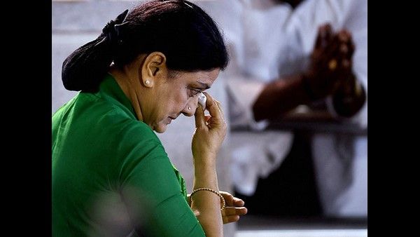 ಸಖತ್ ಸುದ್ದಿ: 2027ರವರೆಗೂ ಚುನಾವಣೆಗೆ ಸ್ಪರ್ಧಿಸುವುದಿಲ್ಲ ಶಶಿಕಲಾ ನಟರಾಜನ್!?