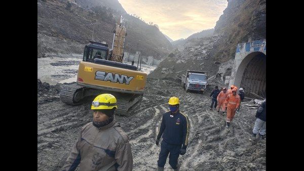 ಉತ್ತರಾಖಂಡದಲ್ಲಿ ಕಾರ್ಮಿಕರ ರಕ್ಷಣೆಗೆ ಸುರಂಗ ಕೊರೆದ ಸಿಬ್ಬಂದಿ