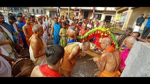 ಕೃಷ್ಣಾಪುರ ಮಠದ ಪರ್ಯಾಯ ಪೂರ್ವ ಅಕ್ಕಿ ಮುಹೂರ್ತ ಸಂಪನ್ನ