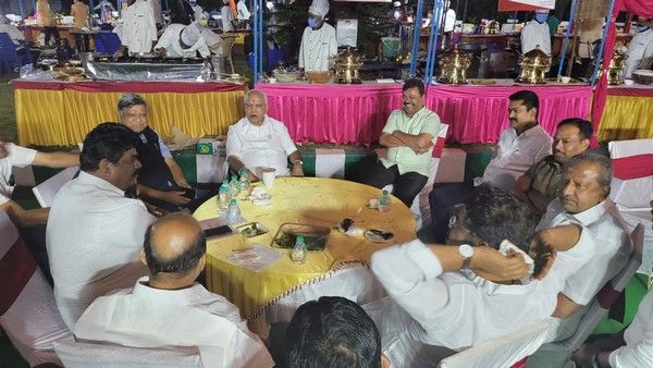 ಸಿಎಂ ಯಡಿಯೂರಪ್ಪ ಕರೆದಿದ್ದ ಭೋಜನ ಕೂಟಕ್ಕೆ ಗೈರಾದ ಶಾಸಕರು ಯಾರು? ಯಾಕೆ?