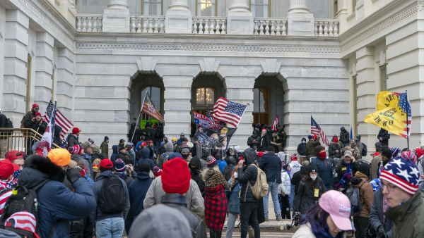 ಸಂಸತ್ ಮೇಲೆ ಮತ್ತೆ ದಾಳಿ ನಡೆಯಬಹುದು, 7 ಸುತ್ತಿನ ಕೋಟೆಯಾಯ್ತು ‘ಕ್ಯಾಪಿಟಲ್ ಹಿಲ್‌’
