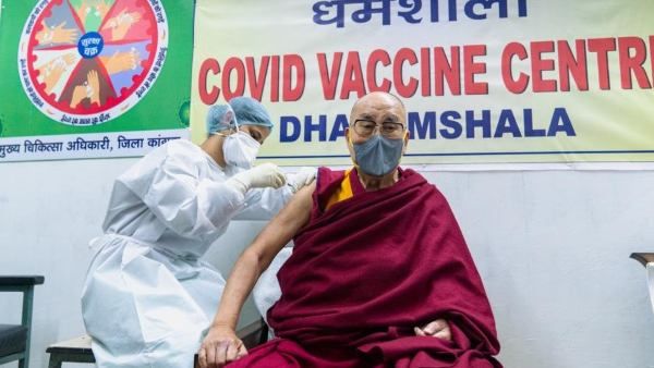 ಕೊರೊನಾ ಲಸಿಕೆ ಪಡೆಯಲು ಧೈರ್ಯ ಮಾಡಿ; ದಲೈ ಲಾಮಾ ಕರೆ