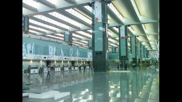 ಸಂಪೂರ್ಣ ಖಾಸಗೀಕರಣದತ್ತ ಬೆಂಗಳೂರು ವಿಮಾನ ನಿಲ್ದಾಣ: ಷೇರು ಮಾರಾಟಕ್ಕೆ ಮುಂದಾದ ಕೇಂದ್ರ