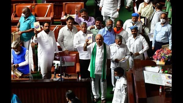 ಉತ್ತರ ಕನ್ನಡಕ್ಕೆ ಐನೂರು ಕೋಟಿ ಘೋಷಿಸಿದರೂ, ಸುಸಜ್ಜಿತ ಆಸ್ಪತ್ರೆ ಬಗ್ಗೆ ಸೊಲ್ಲೆತ್ತದ ಸಿಎಂ!