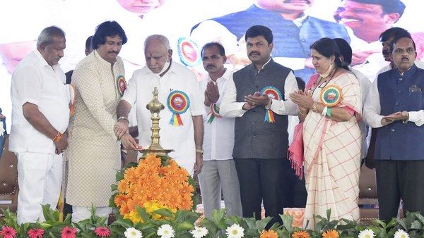 105 ಕೋಟಿ ರೂ.ಗಳ ಮೂಗೂರು ಯೋಜನೆಗೆ ಸೊರಬದಲ್ಲಿ ಸಿಎಂ ಯಡಿಯೂರಪ್ಪ ಚಾಲನೆ