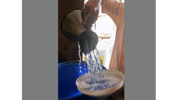 ಕೇರಳ: ತಲೆಗೂದಲಿಗೆ ಸೀಮೆಎಣ್ಣೆ ಹಾಕಿ ನೇರಗೊಳಿಸಲು ಯತ್ನಿಸಿ ಯುವಕ ಸಾವು