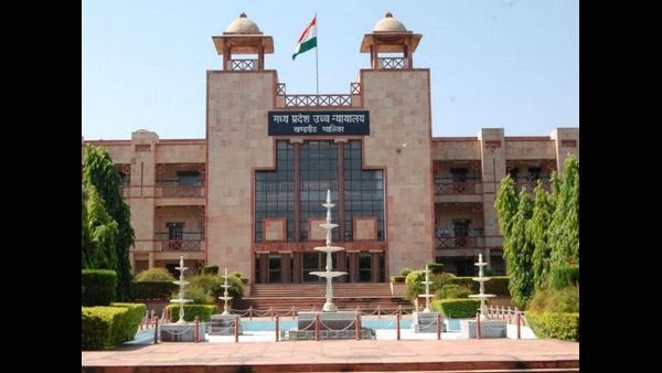 ನ್ಯಾಯಾಧೀಶೆಗೆ ಗ್ರೀಟಿಂಗ್ಸ್ ಕಳುಹಿಸಿದ ವಕೀಲನ ಮಾನಸಿಕ ಆರೋಗ್ಯ ತಪಾಸಣೆಗೆ ಆದೇಶ