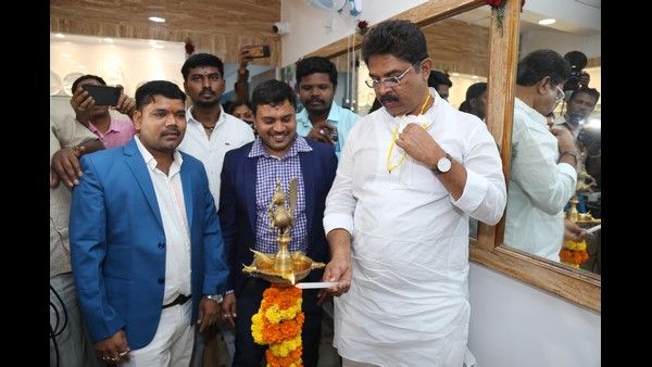 ಮಲ್ಲೇಶ್ವರದಲ್ಲಿ ಶ್ರೀಸ್ಟಾರ್‌ ಗೋಲ್ಡ್‌ ಮಾಲ್‌ ಉದ್ಘಾಟಿಸಿದ ಅಶೋಕ