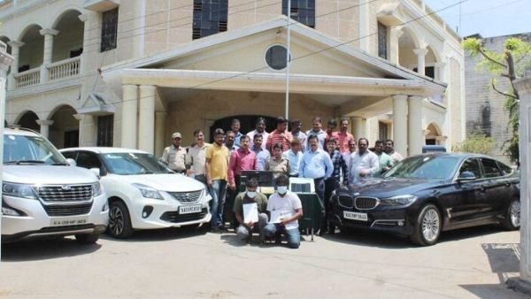 ಆರ್‌ಬಿಐ ನೌಕರನೆಂದು ವಂಚಿಸುತ್ತಿದ್ದವರ ಬಂಧನ; 3 ಐಷಾರಾಮಿ ಕಾರು ವಶ