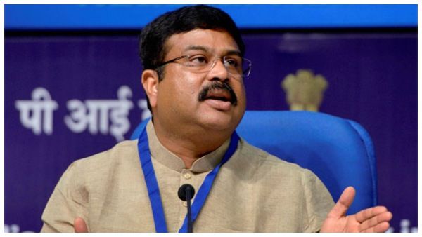 7 ವರ್ಷದಲ್ಲಿ ಎಲ್‌ಪಿಜಿ ಬೆಲೆ ದುಪ್ಪಟ್ಟು, ತೈಲ ತೆರಿಗೆ ಸಂಗ್ರಹ 459% ಪಟ್ಟು ಹೆಚ್ಚು: ಪೆಟ್ರೋಲಿಯಂ ಸಚಿವ