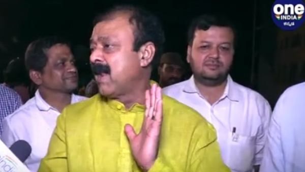 ವಿಡಿಯೋ: ನಾಣ್ಯಗಳಲ್ಲಿ ನಿರ್ಮಿಸಿದ ಭವ್ಯ ರಾಮಮಂದಿರ ಕಲಾಕೃತಿಗೆ ಜನ ಮೆಚ್ಚುಗೆ