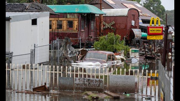 ಮನೆಗೆ ನುಗ್ಗುತ್ತಿವೆ ರಾಶಿ ರಾಶಿ ಹಾವುಗಳು, ಜೇಡ-ಚೇಳುಗಳ ಕಾಟಕ್ಕೆ ಬೆಚ್ಚಿದ ಜನ