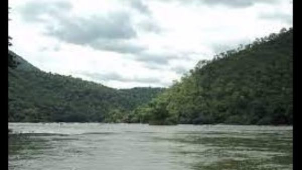 ಮಡಿಕೇರಿ: ಏರುತ್ತಿರುವ ಬಿಸಿಲ ಧಗೆಗೆ ಬರಿದಾಗುತ್ತಿದೆ ಕಾವೇರಿ ನದಿ