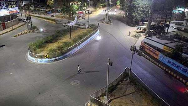 ಉತ್ತರ ಪ್ರದೇಶ: 22,439 ಮಂದಿಗೆ ಕೊರೊನಾ, 10 ಜಿಲ್ಲೆಗಳಲ್ಲಿ ರಾತ್ರಿ ಕರ್ಫ್ಯೂ ವಿಸ್ತರಣೆ