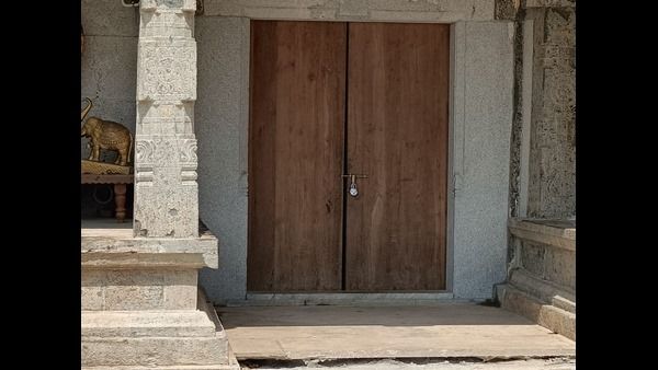 ಕೊರೊನಾ ತಂದ ಆಘಾತ: ಬಿಳಿಗಿರಿರಂಗನ ಬೆಟ್ಟ ದೇವಾಲಯಕ್ಕೆ ಬೀಗ