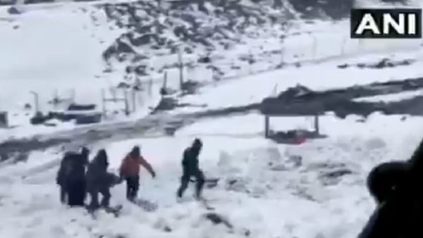 ಉತ್ತರಾಖಂಡದಲ್ಲಿ ಹಿಮಸ್ಫೋಟ; 8 ಸಾವು, 384 ಸಿಬ್ಬಂದಿ ರಕ್ಷಣೆ