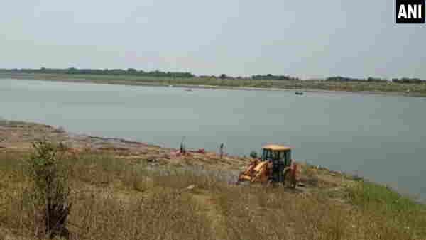 ಗಂಗೆಯಲ್ಲಿ ಶವಗಳ ರಾಶಿ, ನಮ್ಮದಲ್ಲ ಉತ್ತರ ಪ್ರದೇಶದ್ದು ಎಂದ ಬಿಹಾರ