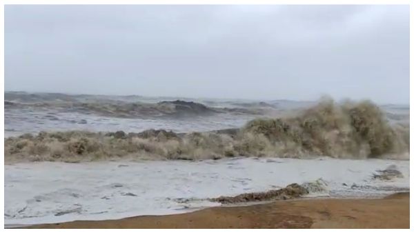 ತೌಕ್ತೆ ಚಂಡಮಾರುತ: ಅರಬ್ಬೀ ಸಮುದ್ರದಲ್ಲಿ ಹೆಚ್ಚಾದ ಅಲೆಗಳ ನರ್ತನ